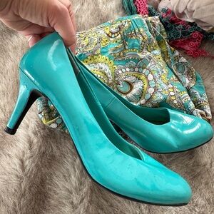 Comfort Plus by Predictions Turquoise Heels
